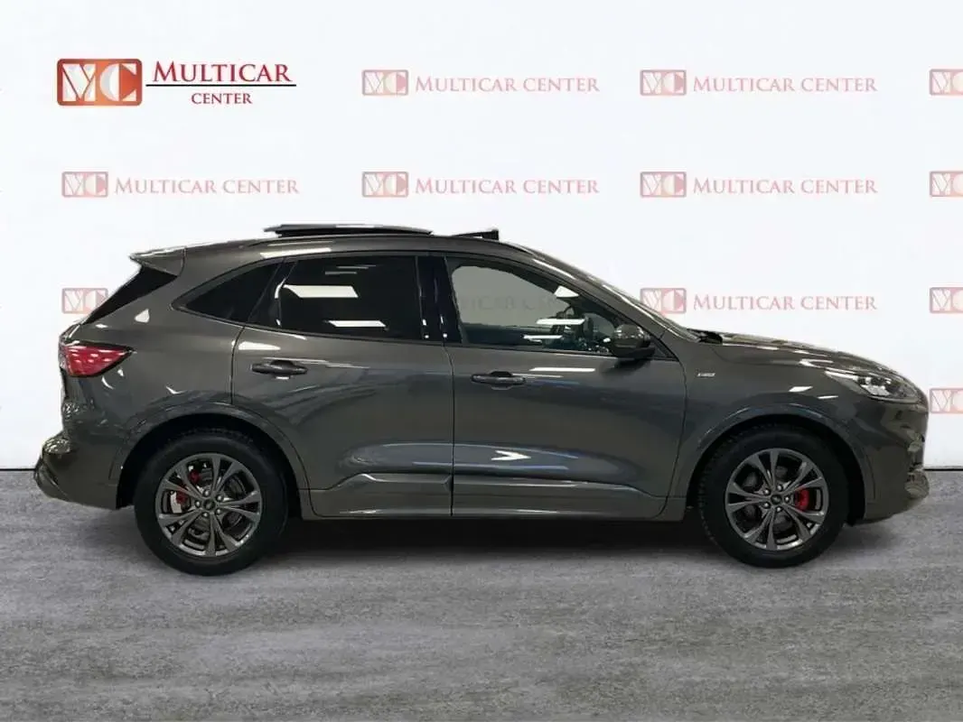 Usado Ford Kuga ST-Line X 190 CV (139 kW) 2022 Gris SUV