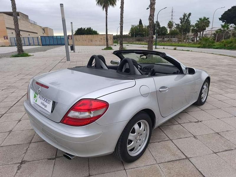Usado Mercedes SLK200 163 CV (119 kW) 2007 Plateado Descapotable