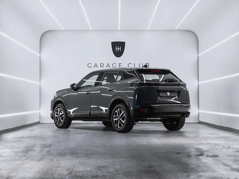 Usado Peugeot 2008 Active 101 CV (74 kW) 2024 Gris / plata SUV