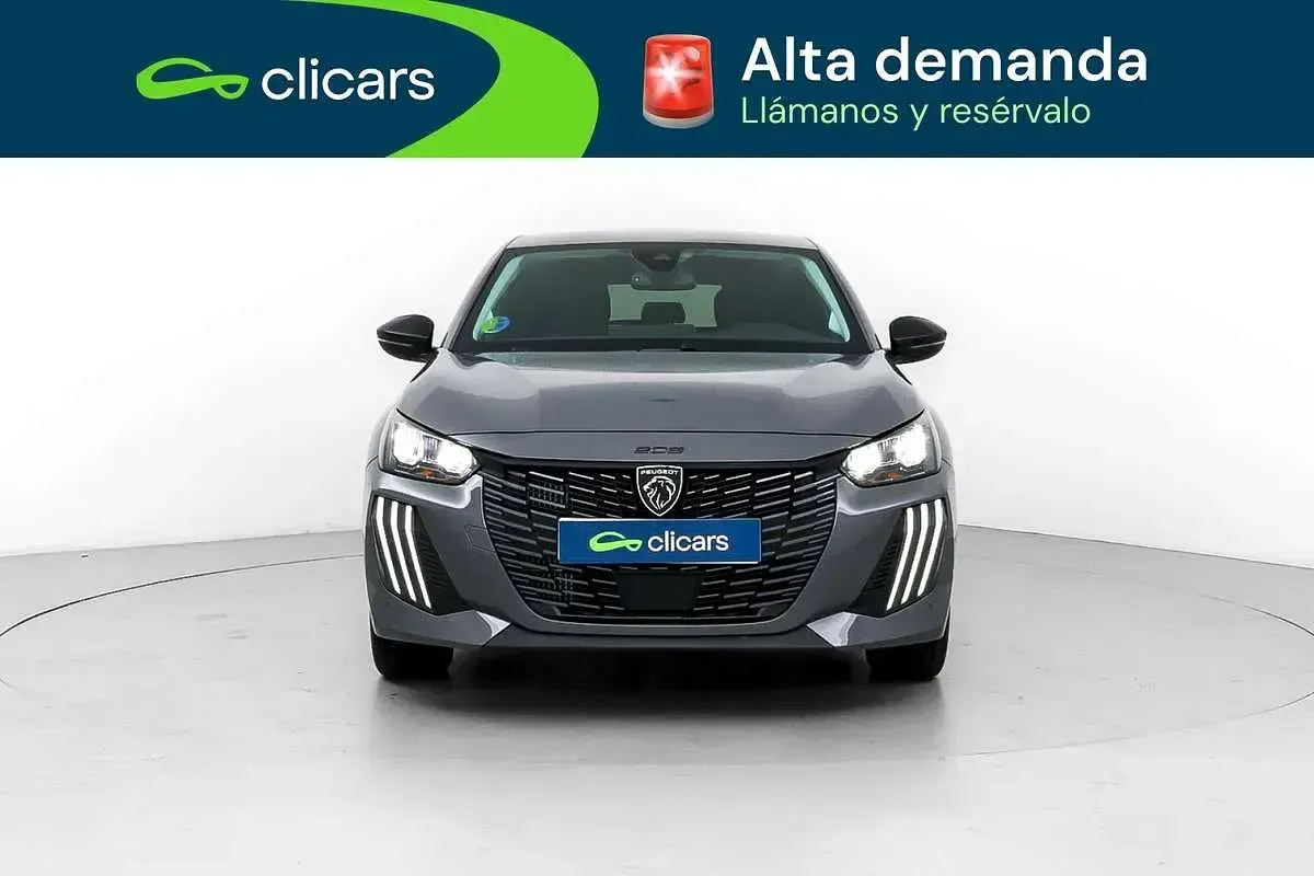 Usado Peugeot 208 Allure 101 CV (74 kW) 2025 Gris Utilitario