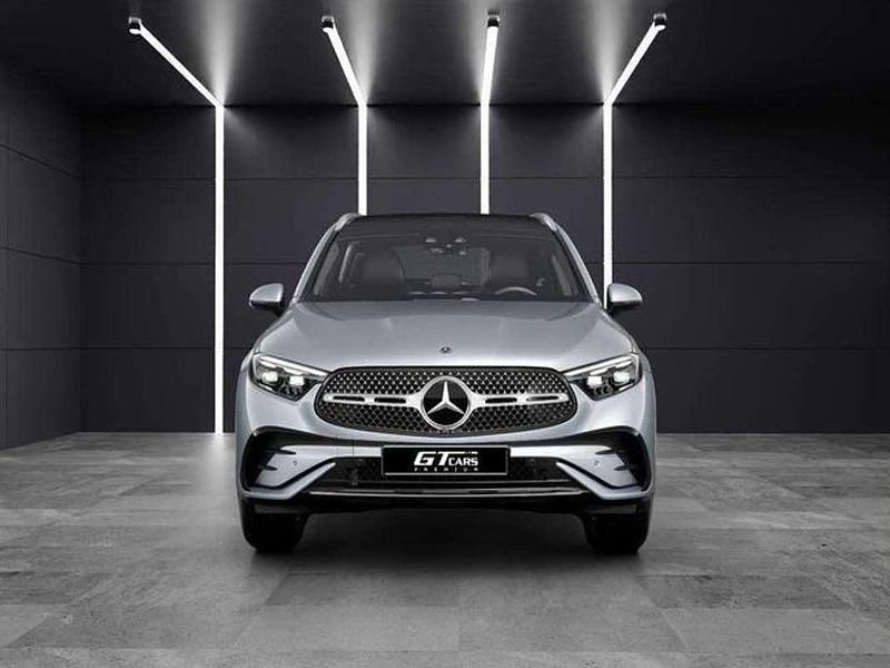 Usado Mercedes GLC300e AMG 333 CV (244 kW) 2024 Plateado SUV