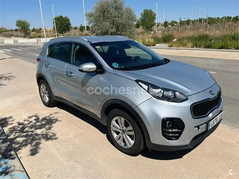 Usado Kia Sportage 135 CV (99 kW) 2016 Gris / plata SUV