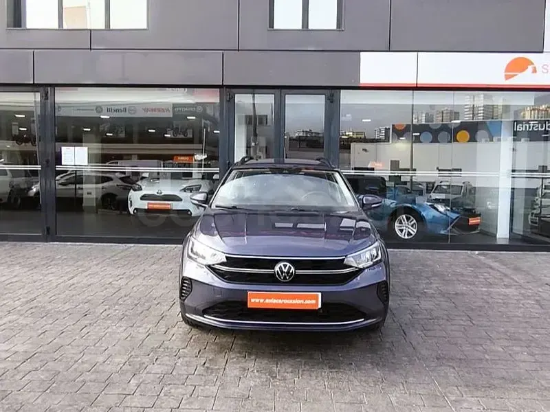 Usado VW Taigo Life 95 CV (69 kW) 2023 Gris / plata SUV