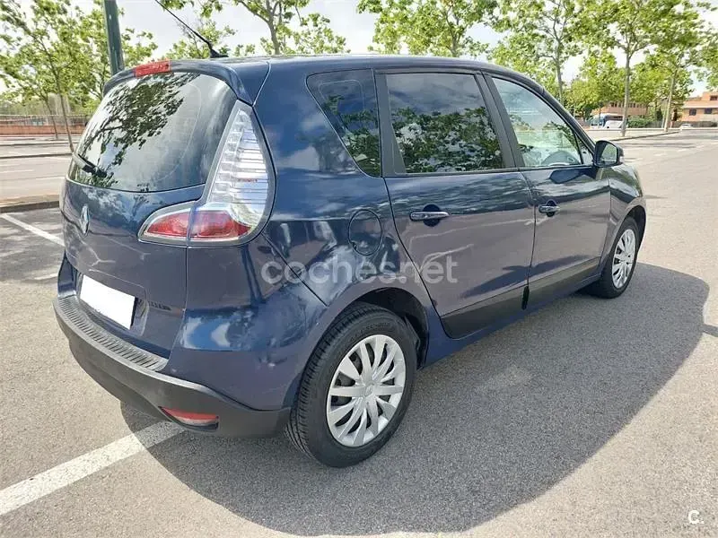 Usado Renault Scénic 115 CV (84 kW) 2014 Azul Monovolumen