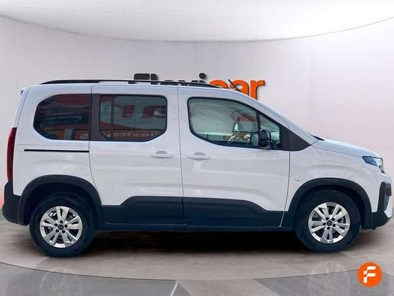 Usado Peugeot Rifter Allure 101 CV (74 kW) 2024 Blanco Monovolumen