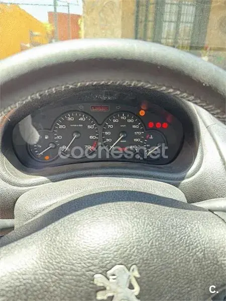 Usado Peugeot 206 75 CV (55 kW) 1999 Gris / plata Utilitario