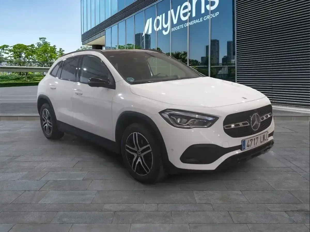 Usado Mercedes GLA180 136 CV (100 kW) 2022 Blanco SUV