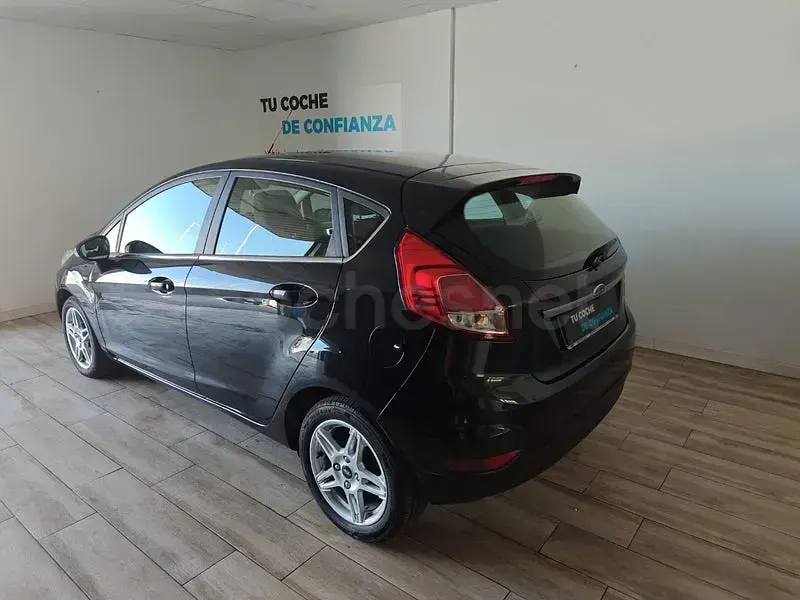 Usado Ford Fiesta Titanium 95 CV (69 kW) 2014 Negro Utilitario