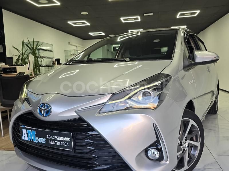 Gris / plata Usado 2020 Toyota Yaris Hybrid Style Berlina | 14.590 € (Super precio) - Imagen 1/4