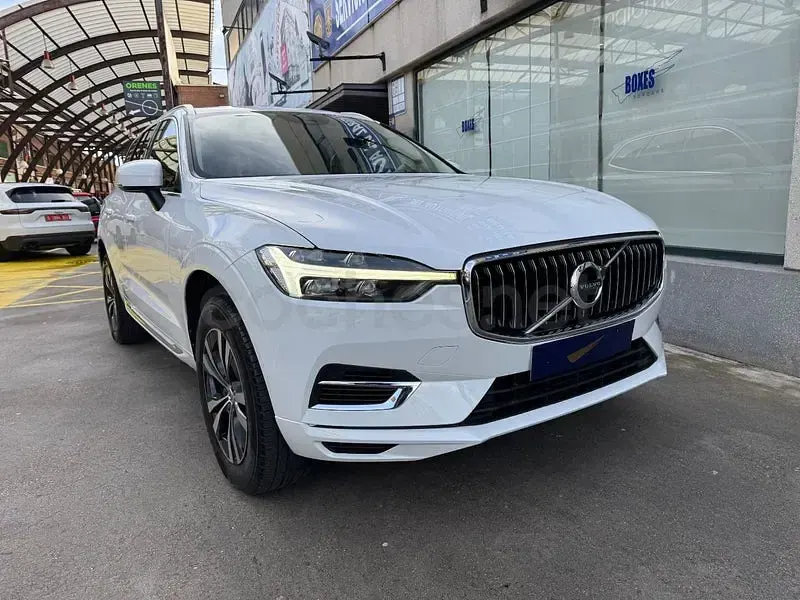 Usado Volvo XC60 Inscription 340 CV (250 kW) 2021 Blanco SUV