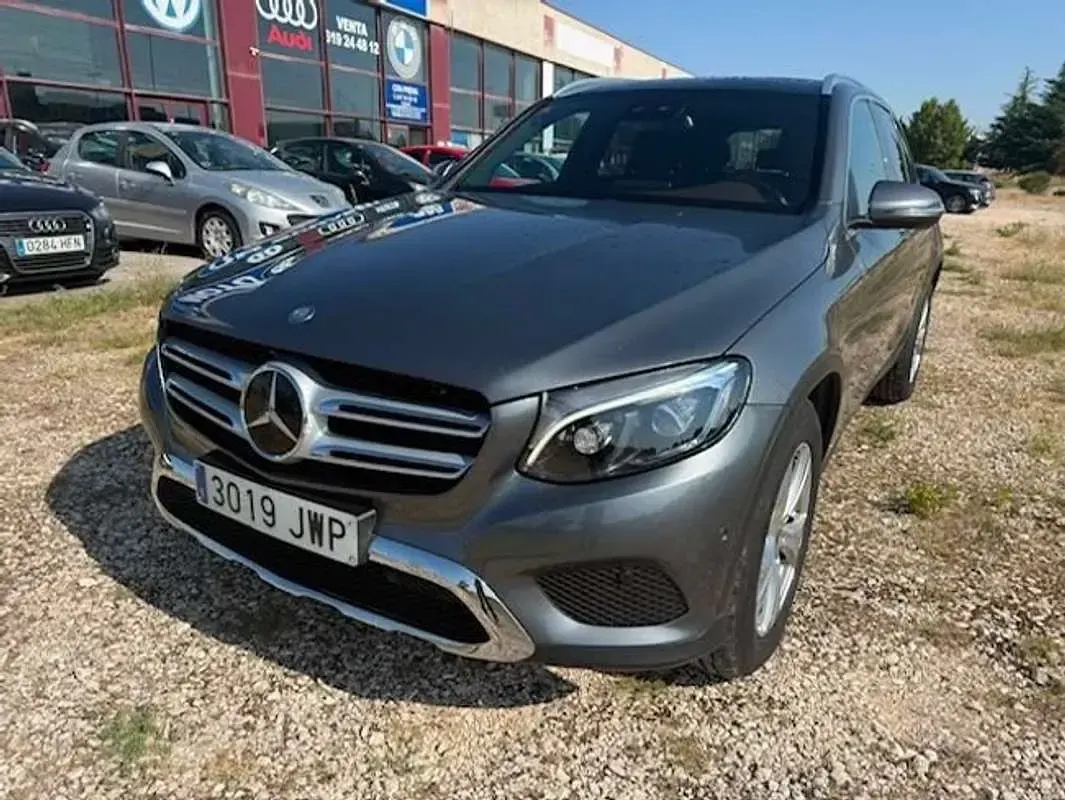Usado Mercedes GLC250 204 CV (150 kW) 2017 Gris SUV