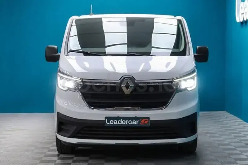 Usado Renault Trafic 150 CV (110 kW) 2023 Blanco Monovolumen