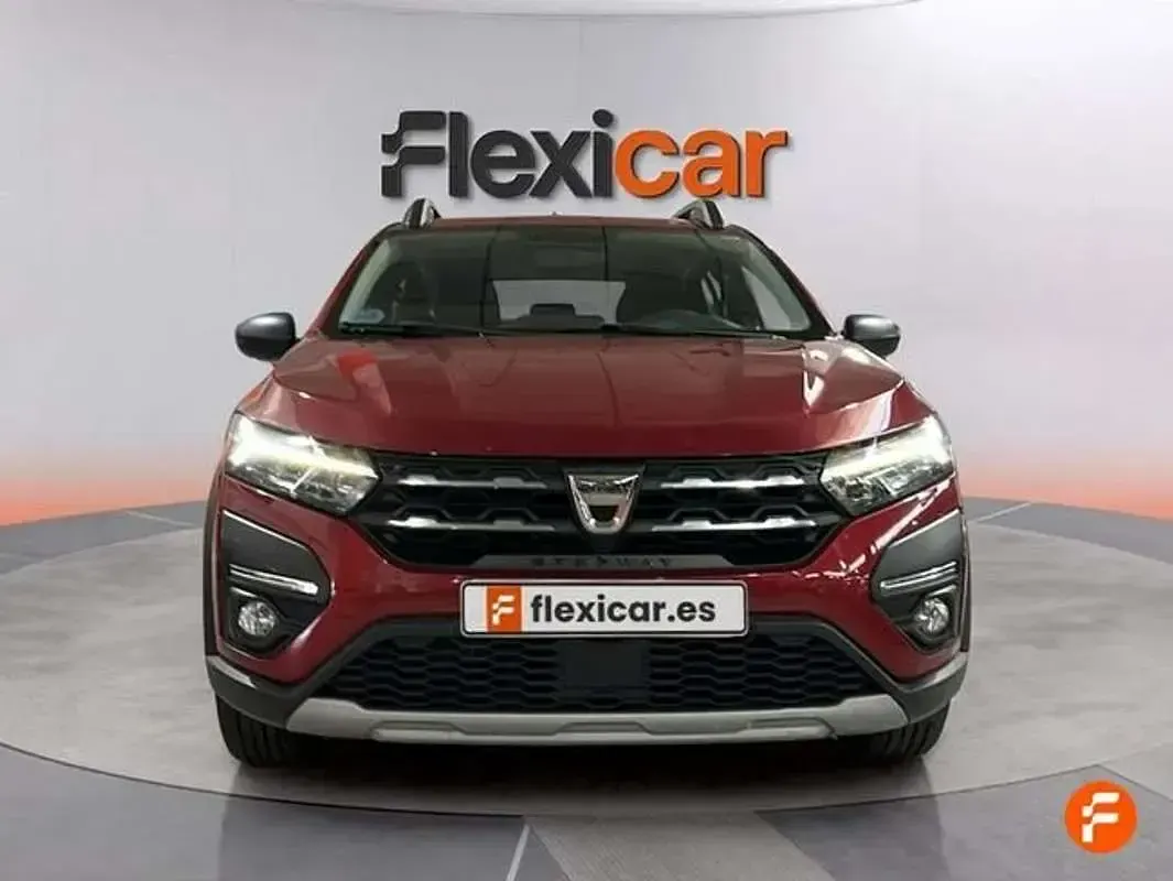 Usado Dacia Sandero Acces 75 CV (55 kW) 2021 Rojo Utilitario