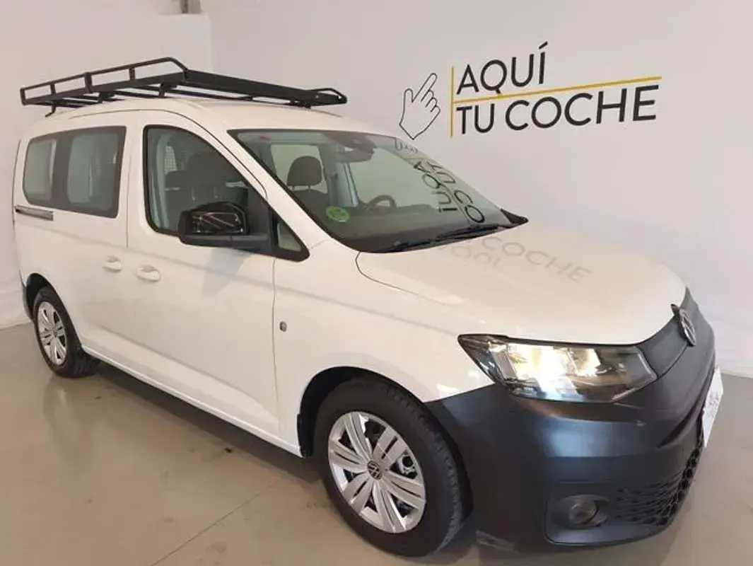 Usado VW Caddy 122 CV (89 kW) 2021 Blanco Monovolumen