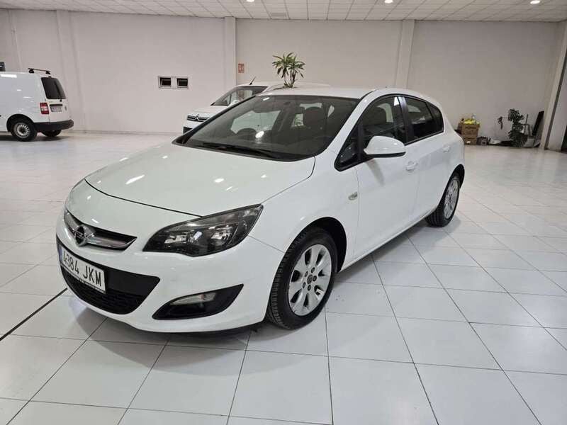 Blanco Usado 2016 Opel Astra Excellence Utilitario | 10.990 € (Precio justo) - Imagen 1/4
