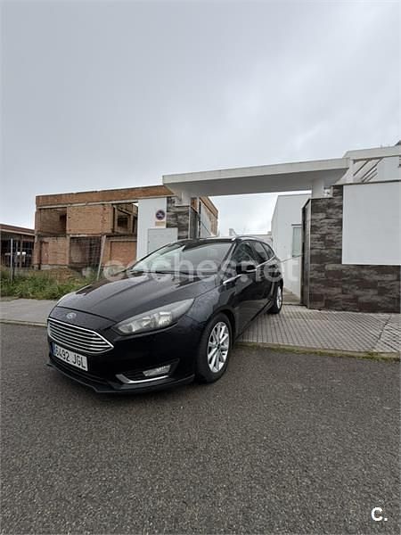 Usado Ford Focus Trend 120 CV (88 kW) 2015 Negro Familiar