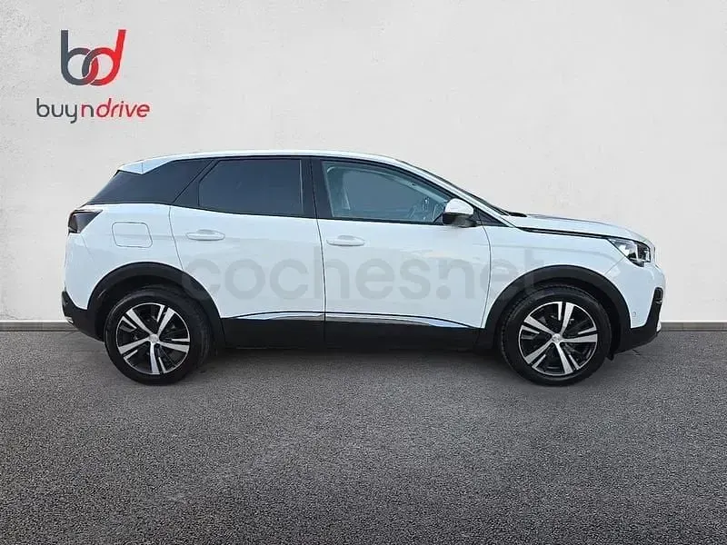 Usado Peugeot 3008 Allure 130 CV (95 kW) 2018 Blanco SUV