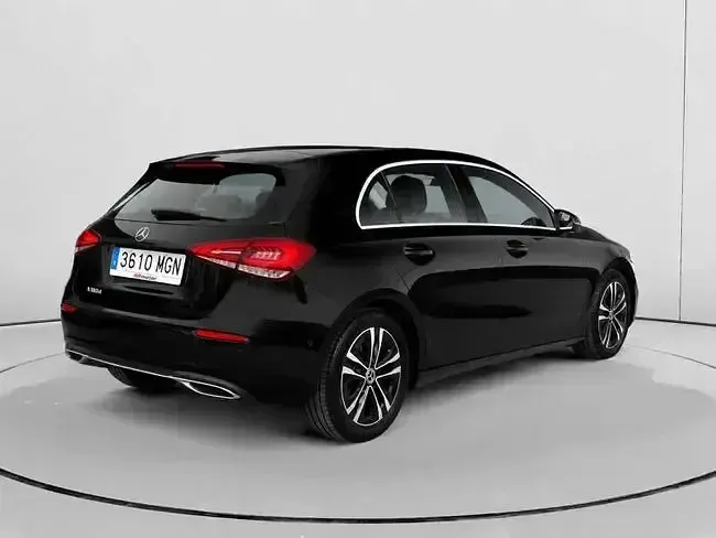 Usado Mercedes A180 136 CV (100 kW) 2023 Negro