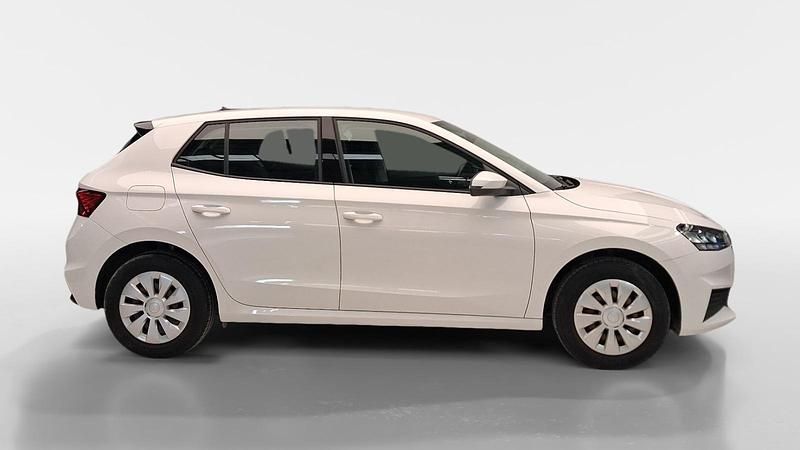 Usado Skoda Fabia Ambition 80 CV (58 kW) 2022 Blanco Utilitario
