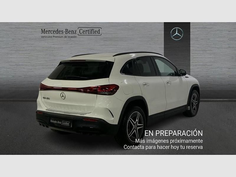 Usado Mercedes EQA250 AMG line 139 kW (190 CV) 2021 Blanco SUV