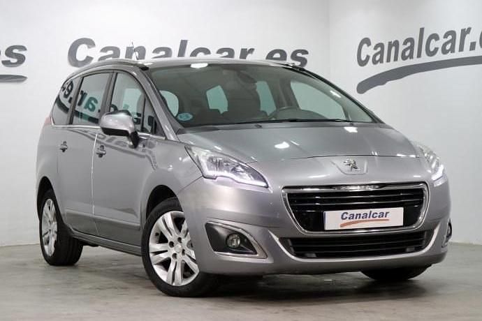 Usado Peugeot 5008 Style 120 CV (88 kW) 2016 Gris Monovolumen