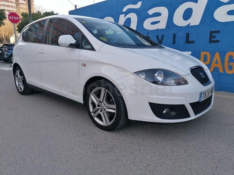 Usado Seat Altea Style 105 CV (77 kW) 2012 Blanco Monovolumen