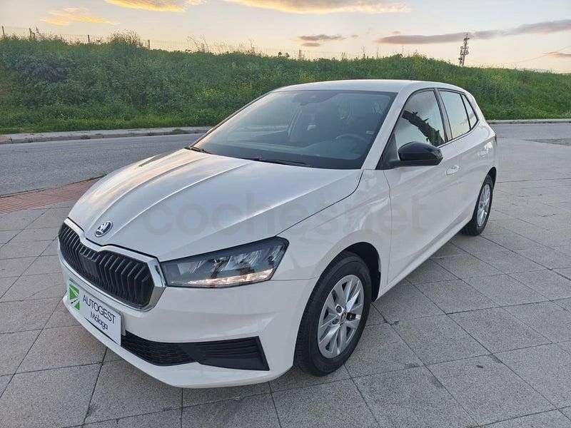 Usado Skoda Fabia Selection 80 CV (58 kW) 2023 Blanco Utilitario