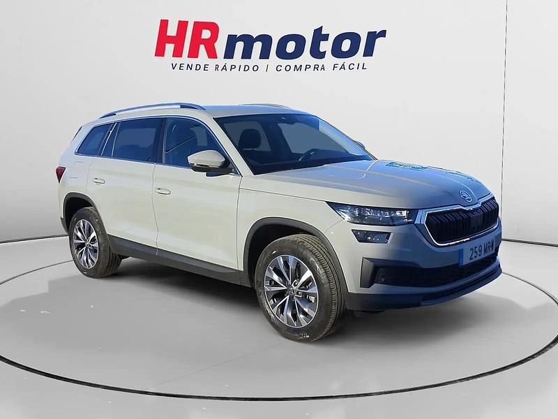 Gris Usado 2024 Skoda Kodiaq Ambition SUV | 27.390 € (Super precio) - Imagen 1/4