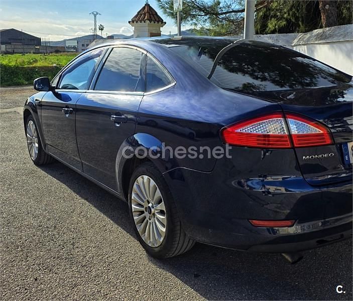 Usado Ford Mondeo Titanium 140 CV (102 kW) 2008 Azul Berlina