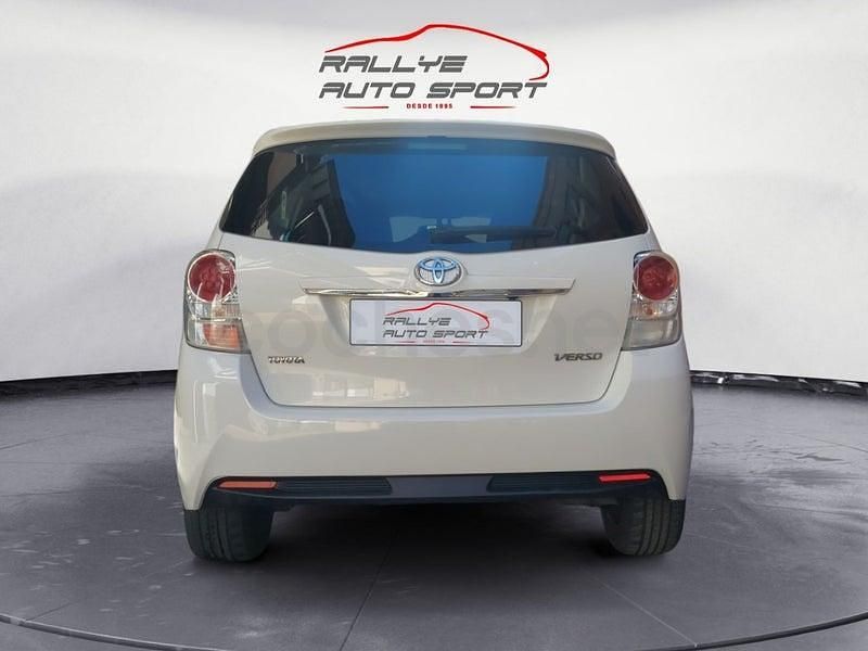 Usado Toyota Verso Comfort 112 CV (82 kW) 2015 Blanco Monovolumen