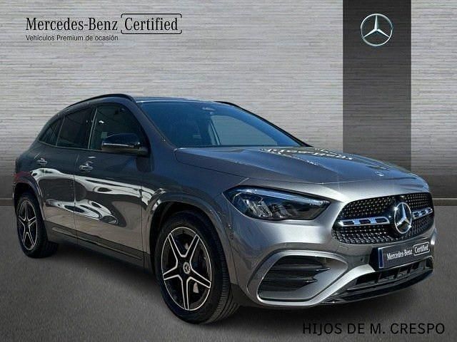 Usado Mercedes GLA200 150 CV (110 kW) 2025 Gris montaña SUV