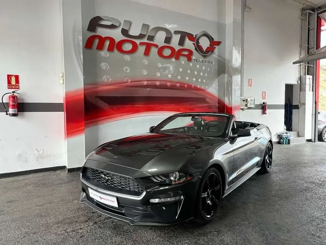 Usado Ford Mustang Convertible 314 CV (230 kW) 2018 Gris Descapotable