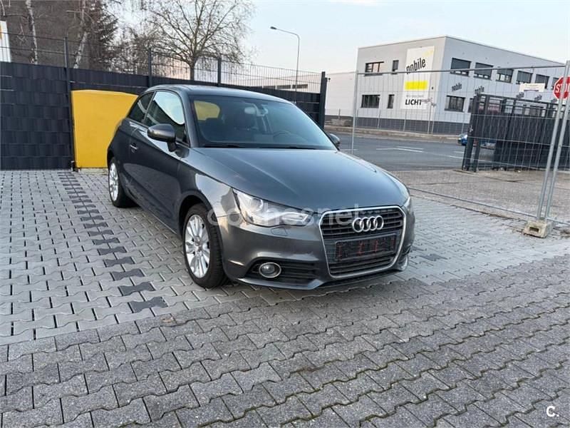 Usado Audi A1 Ambition 105 CV (77 kW) 2010 Gris / plata Utilitario
