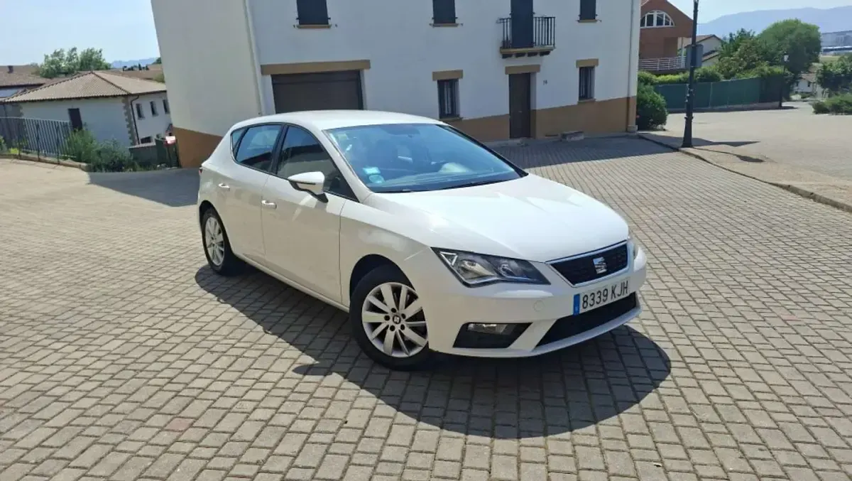 Usado Seat Leon Reference 116 CV (85 kW) 2018 Blanco Utilitario