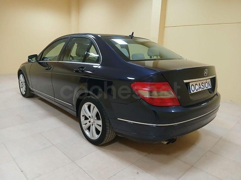 Usado Mercedes C200 Avantgarde 136 CV (100 kW) 2010 Azul Berlina