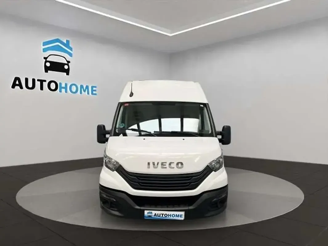 Usado Iveco Daily 136 CV (100 kW) 2023 Blanco Van