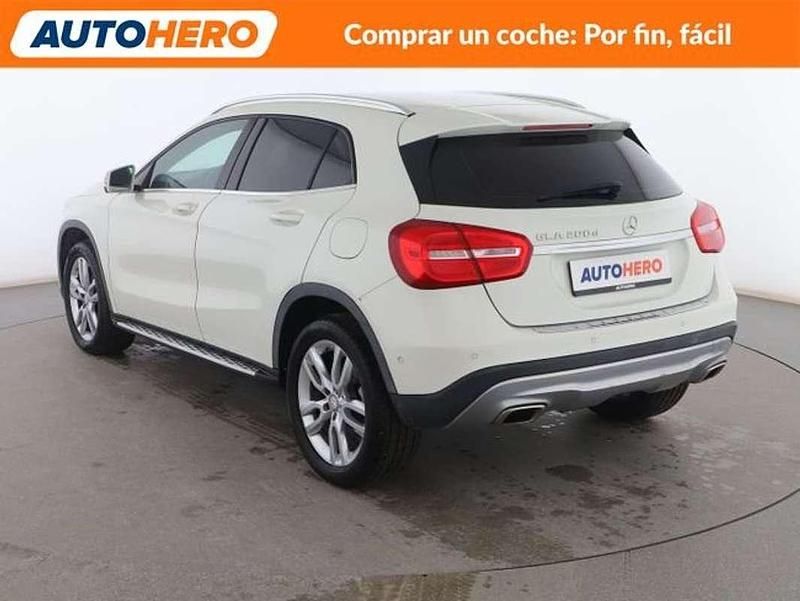 Usado Mercedes GLA200 Urban 136 CV (100 kW) 2016 Blanco SUV