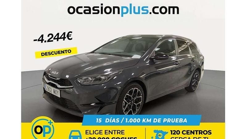 Usado Kia Ceed Style 101 CV (74 kW) 2025 Gris Utilitario