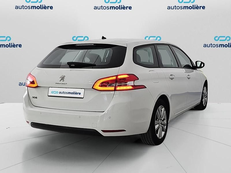 Usado Peugeot 308 Active 131 CV (96 kW) 2020 Blanco Familiar