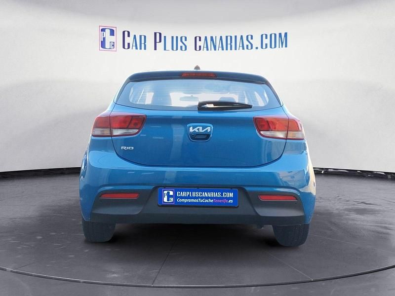 Usado Kia Rio 84 CV (61 kW) 2023 Azul