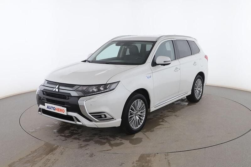 Blanco Usado 2019 Mitsubishi Outlander P-HEV Motion SUV | 20.699 € (Precio justo) - Imagen 1/3