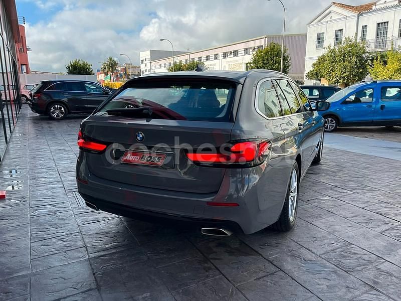Usado BMW 518 M Sport 150 CV (110 kW) 2022 Gris / plata Familiar
