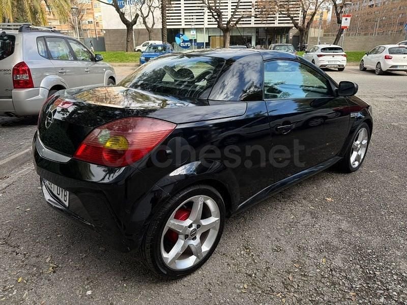 Usado Opel Tigra Sport 90 CV (66 kW) 2005 Negro Descapotable