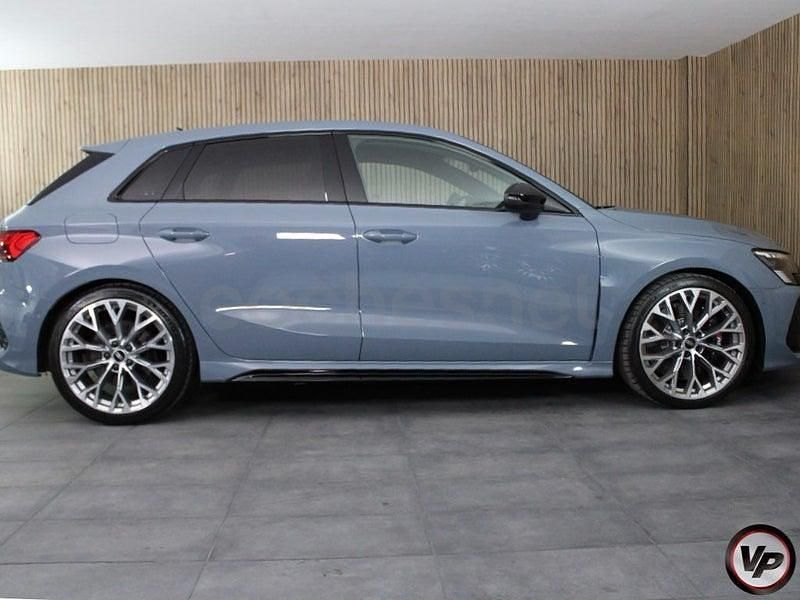 Usado Audi RS3 Premium 400 CV (294 kW) 2022 Gris / plata Berlina