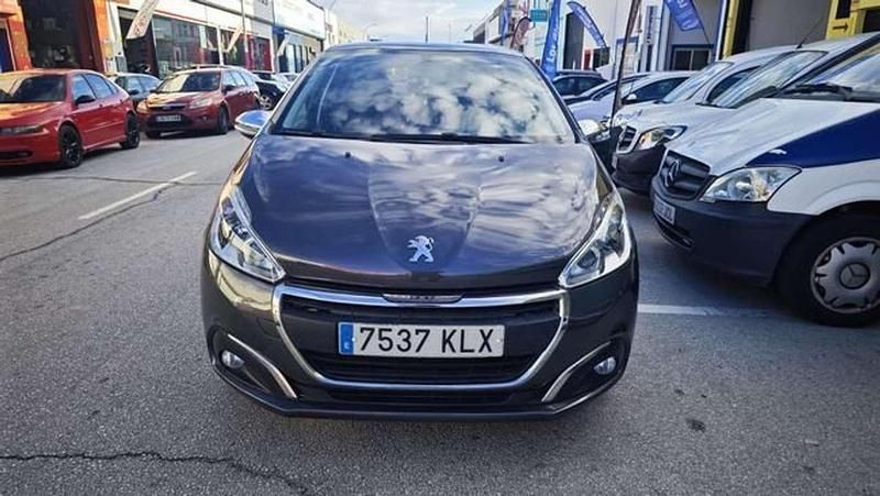 Usado Peugeot 208 Allure 82 CV (60 kW) 2018 Gris Utilitario