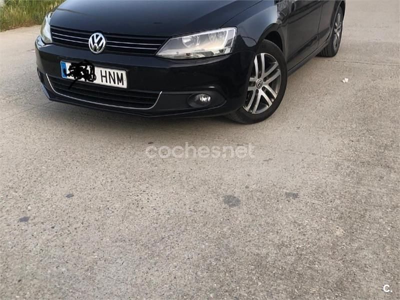 Usado VW Jetta Advance 140 CV (102 kW) 2013 Negro Berlina