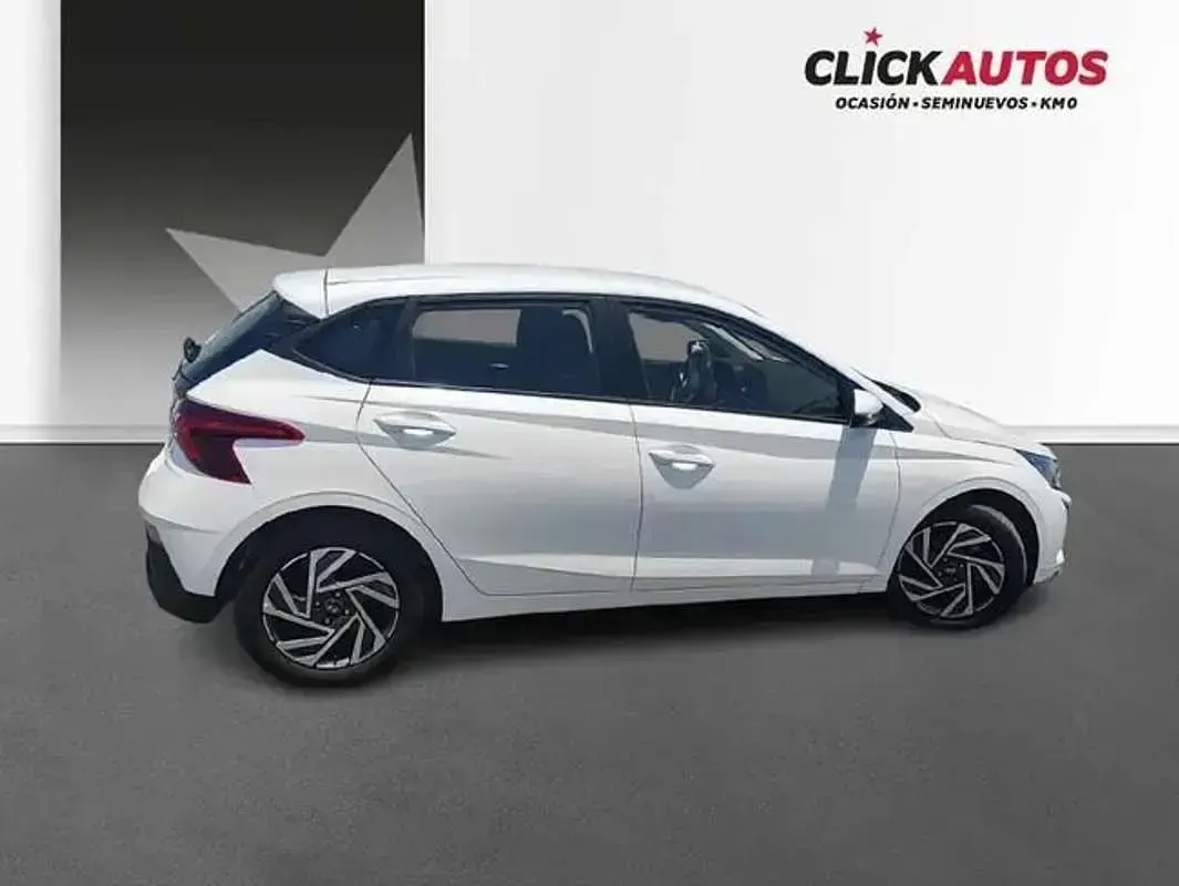 Usado Hyundai i20 79 CV (58 kW) 2025 Blanco Utilitario