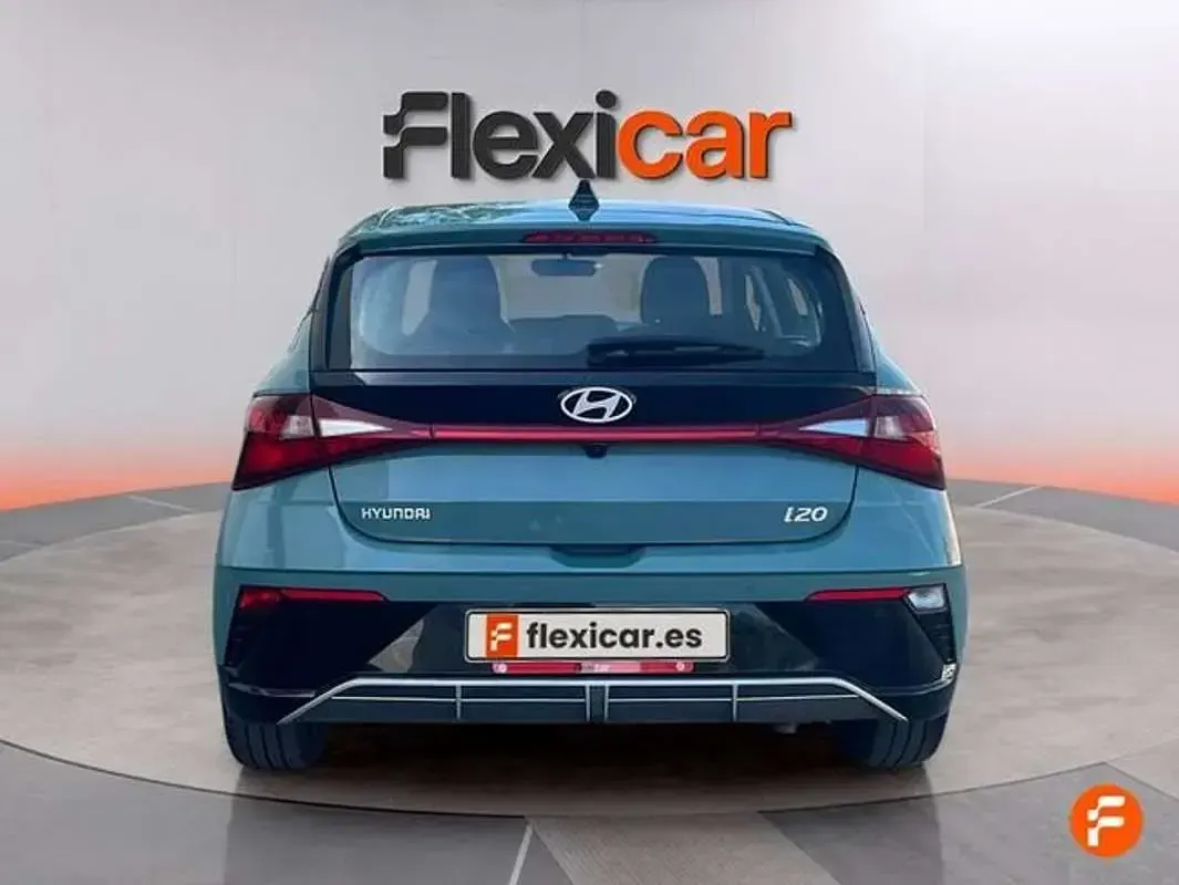 Usado Hyundai i20 101 CV (74 kW) 2024 Verde Utilitario