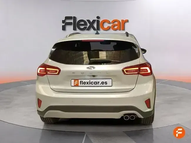 Usado Ford Focus Active 155 CV (114 kW) 2024 Blanco Berlina