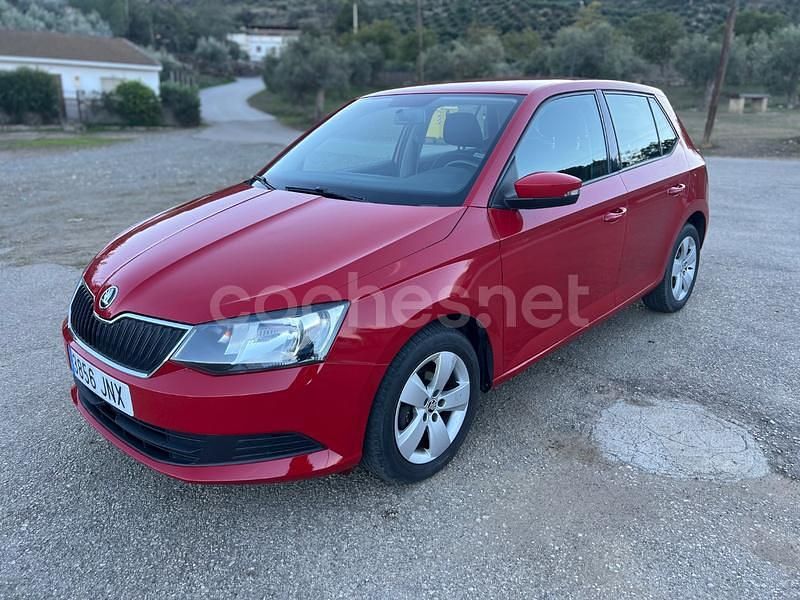 Rojo Usado 2016 Skoda Fabia Ambition Berlina | 7800 € (Precio justo) - Imagen 1/4